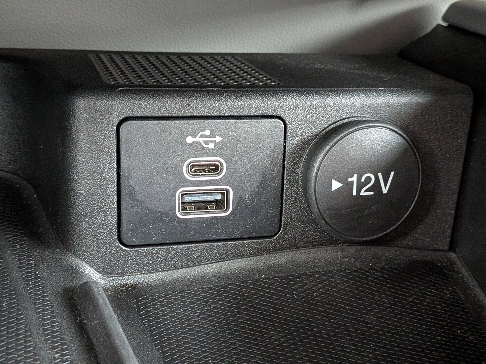 Certified 2025 Ford Escape Platinum image 26