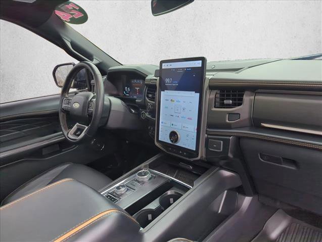 Certified 2024 Ford Expedition Platinum image 24