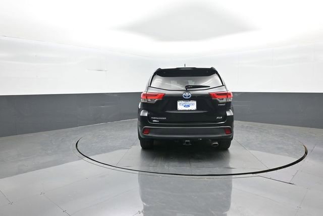 Used 2019 Toyota Highlander XLE image 6