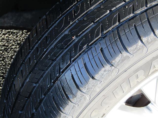 Certified 2020 Ford Explorer XLT w/ Equipment Group 202A image 8