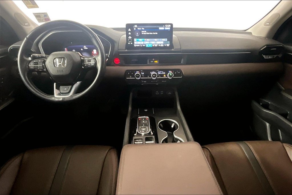 Used 2025 Honda Pilot Elite image 11