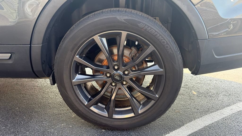 Certified 2019 Ford Explorer XLT w/ Equipment Group 202A AWD/4WD image 8