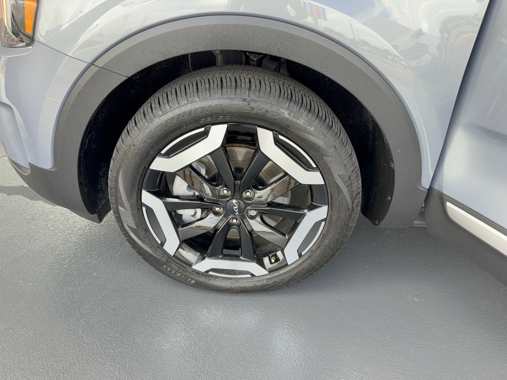 Used 2025 Kia Telluride EX image 38