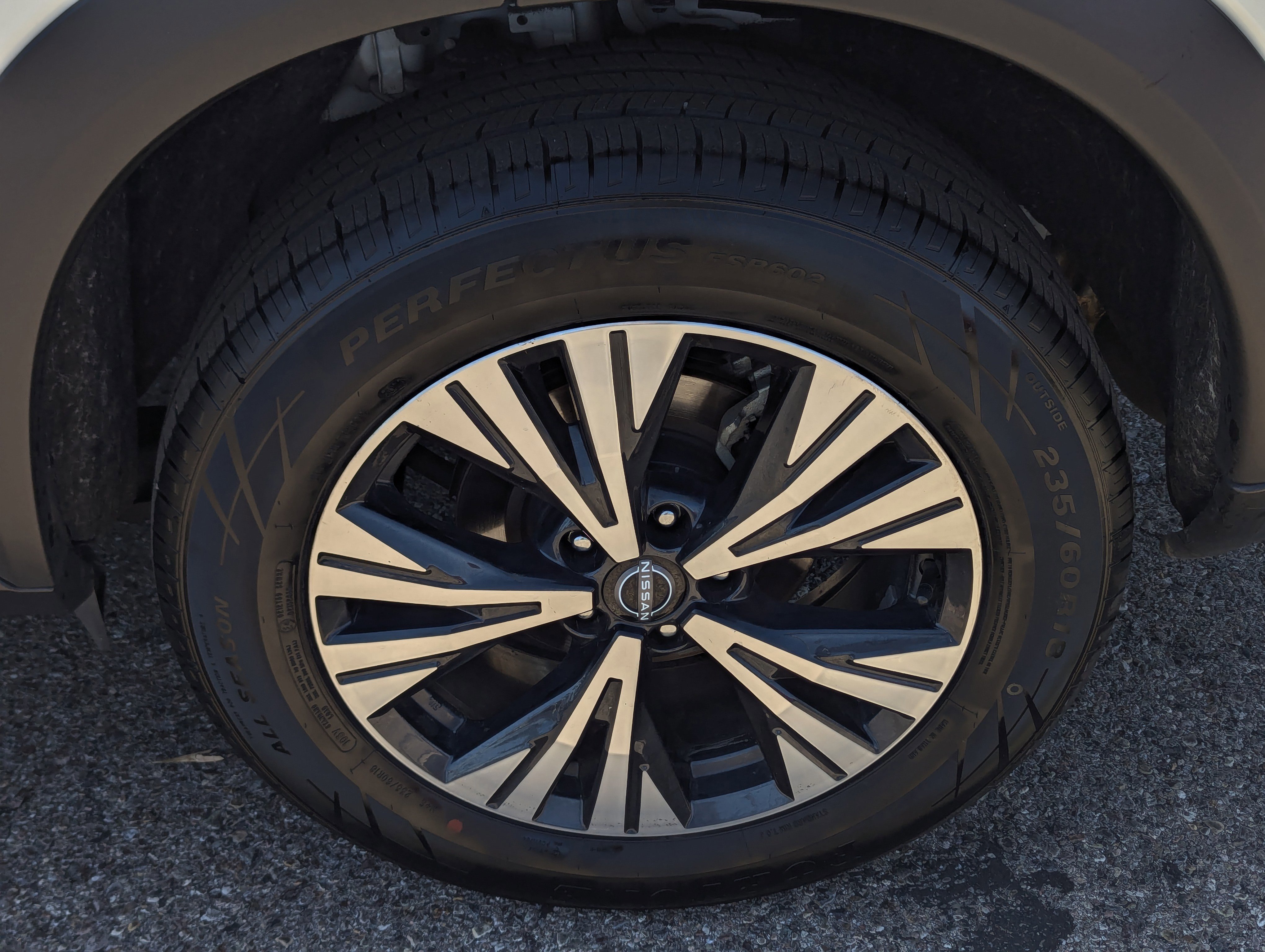 Used 2023 Nissan Rogue SV image 7