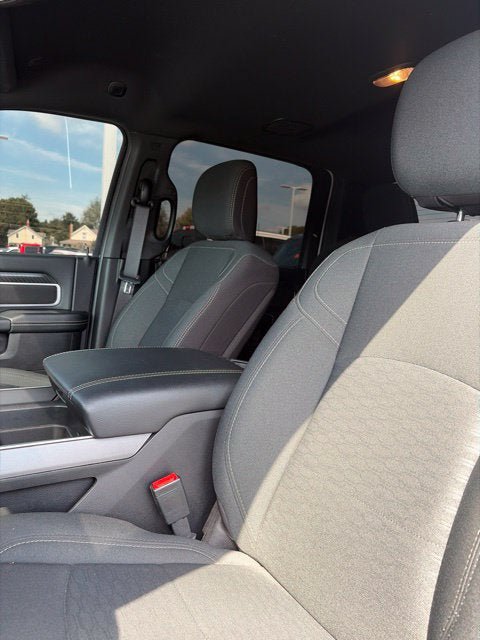 Used 2025 RAM 2500 Big Horn AWD/4WD image 25