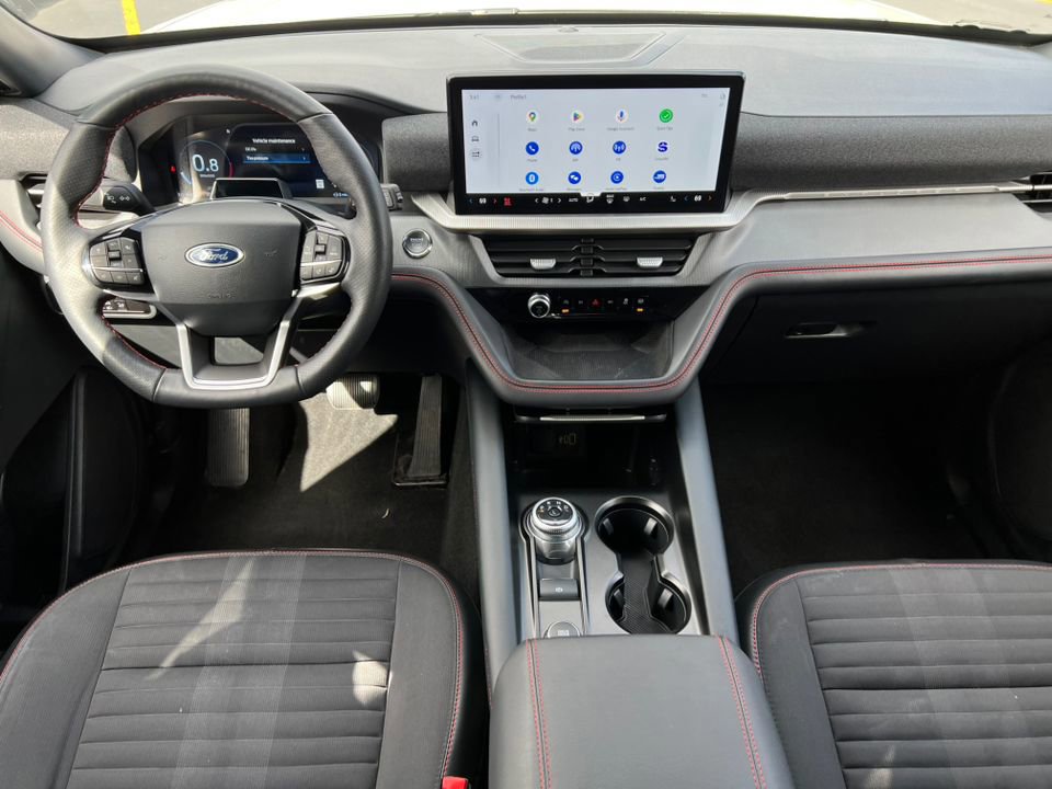 Certified 2025 Ford Explorer ST-Line image 9