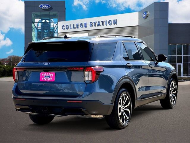 Certified 2025 Ford Explorer ST-Line image 4