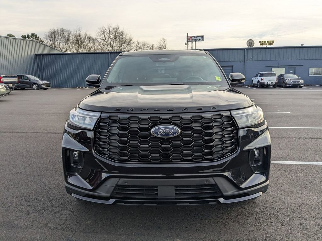 Certified 2025 Ford Explorer ST-Line w/ Premium Package image 9