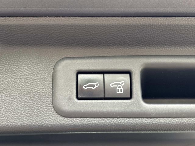 Used 2023 Toyota Sequoia Platinum AWD/4WD image 14
