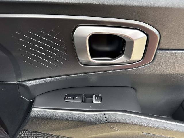 Used 2025 Kia Sorento EX w/ Panoramic Sunroof Package FWD image 16