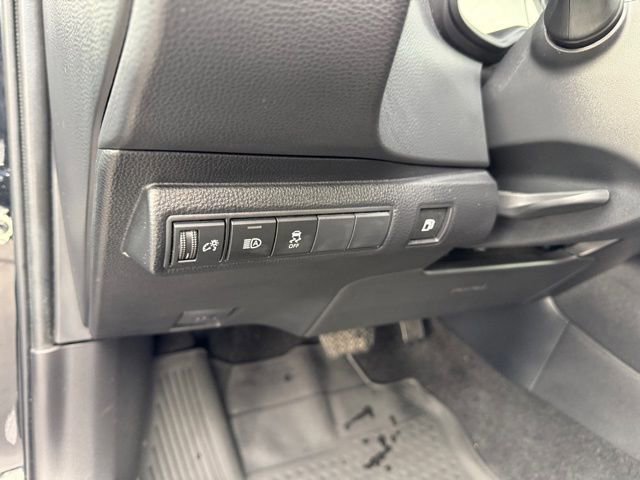 Used 2024 Toyota Corolla SE w/ SE Package image 15