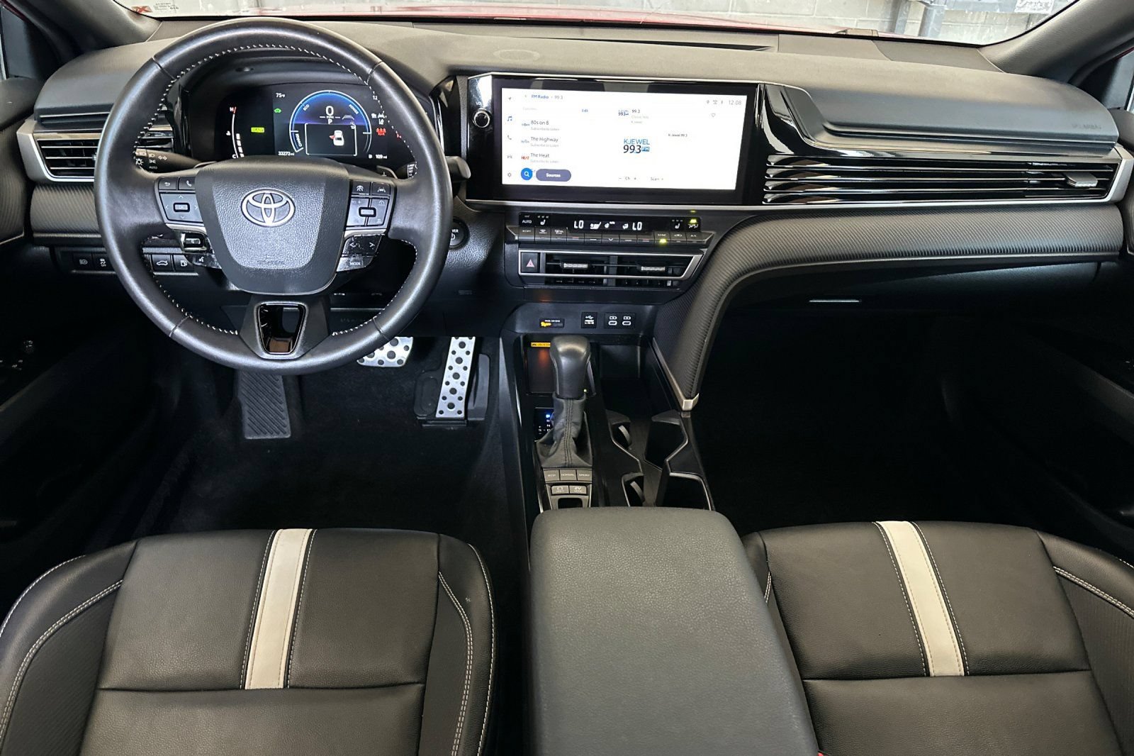 Used 2025 Toyota Camry SE w/ Multimedia Upgrade Package FWD image 13