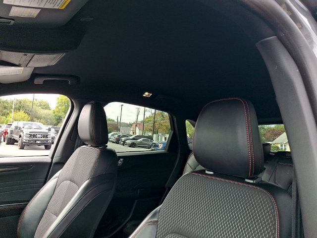 Certified 2025 Ford Escape ST-Line FWD image 13