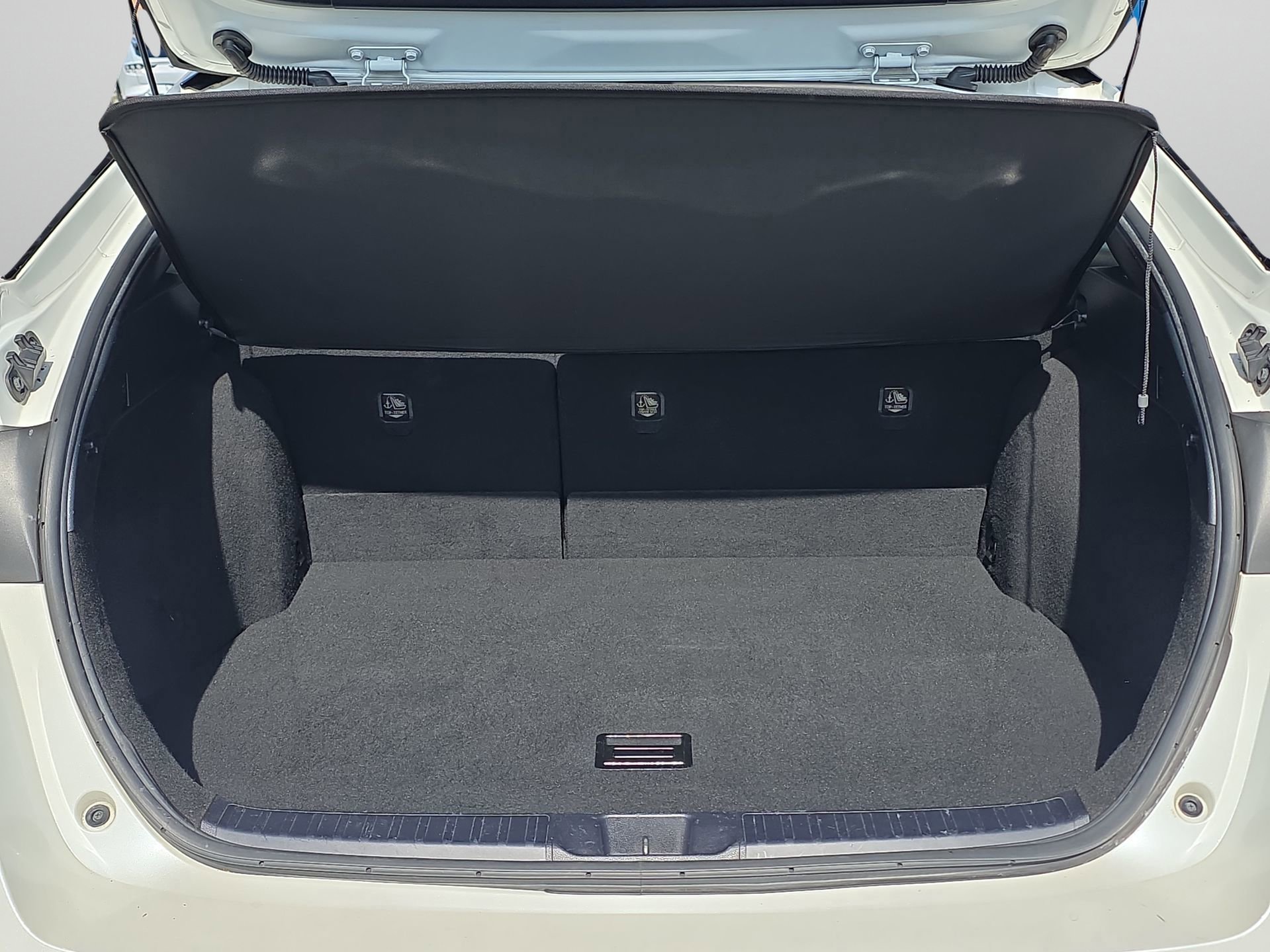 Used 2017 Toyota Prius Four image 38