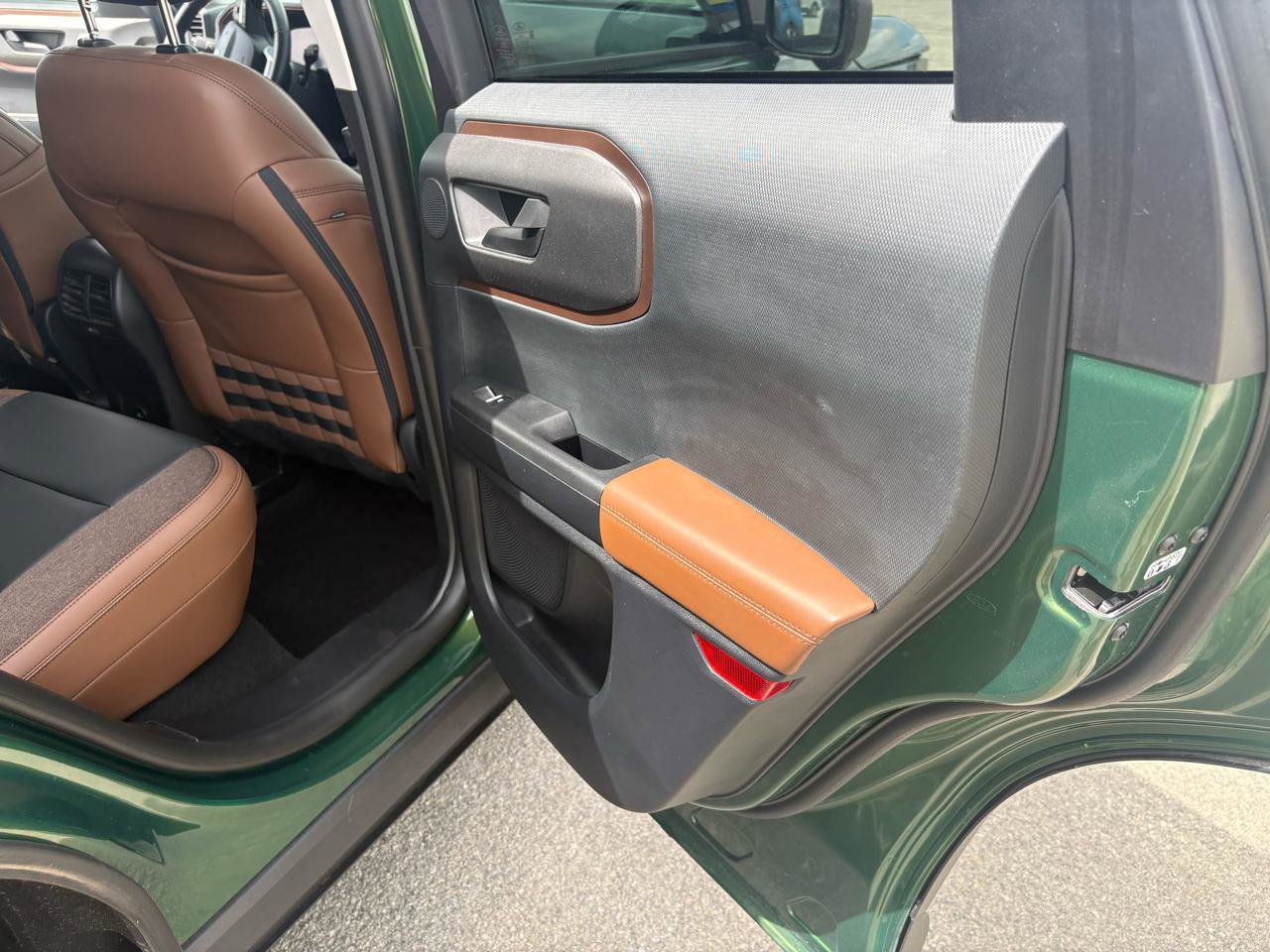 Certified 2025 Ford Bronco Sport Outer Banks w/ Outer Banks Tech Package+ AWD/4WD image 50