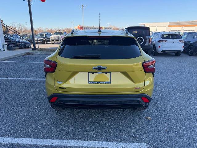 Used 2024 Chevrolet Trax RS w/ Sunroof Package image 7