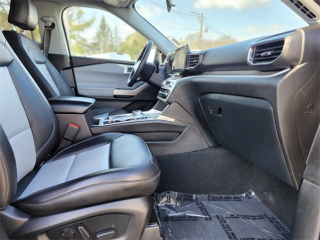 Certified 2023 Ford Explorer XLT w/ Equipment Group 202A image 11