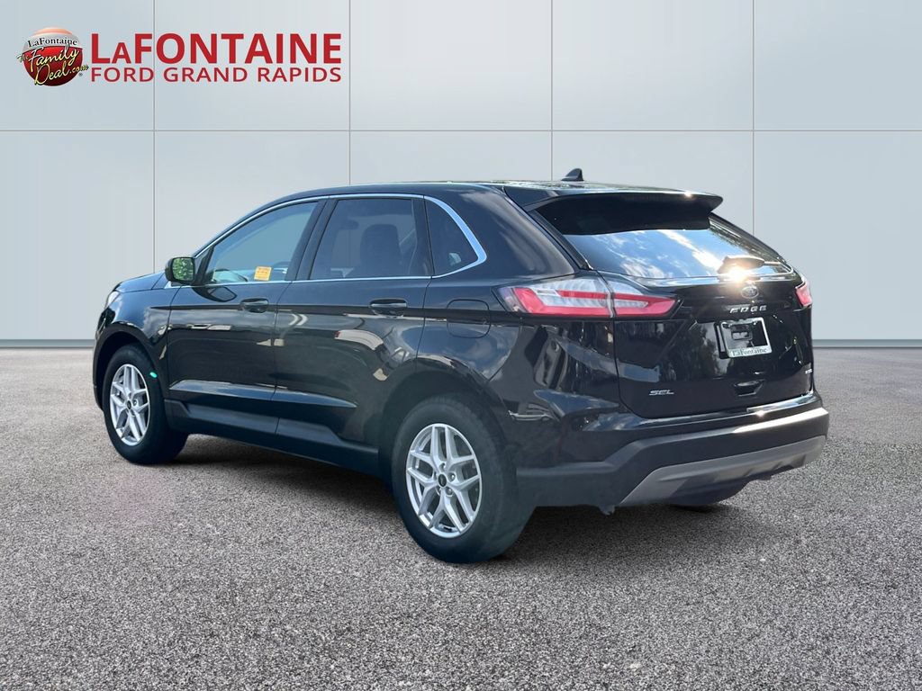 Certified 2024 Ford Edge SEL w/ Convenience Package AWD/4WD image 5