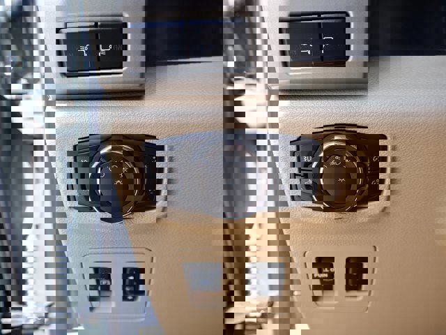 Certified 2019 Ford F150 Lariat w/ Equipment Group 502A Luxury image 24