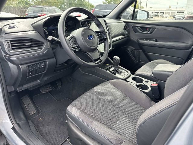 Used 2025 Subaru Forester Premium AWD/4WD image 18