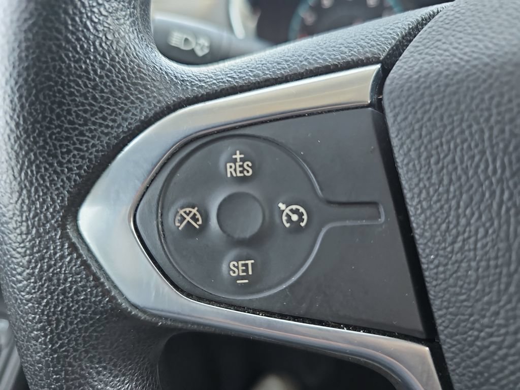Used 2021 Chevrolet Traverse LS FWD image 17