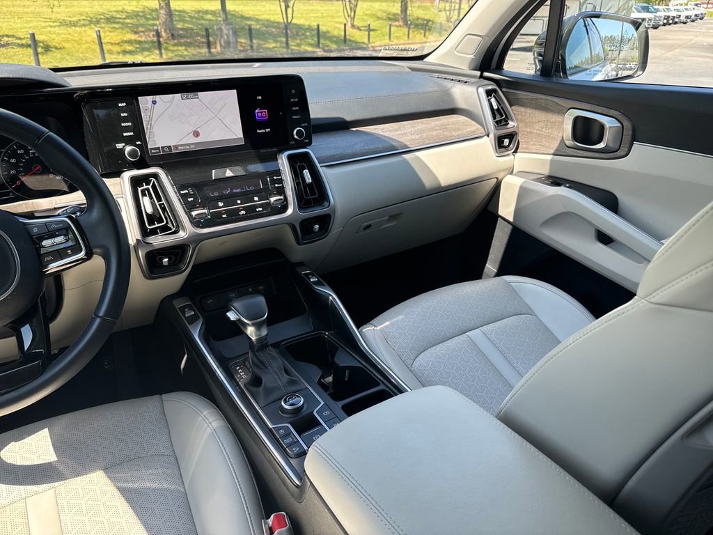 Used 2023 Kia Sorento EX FWD image 28