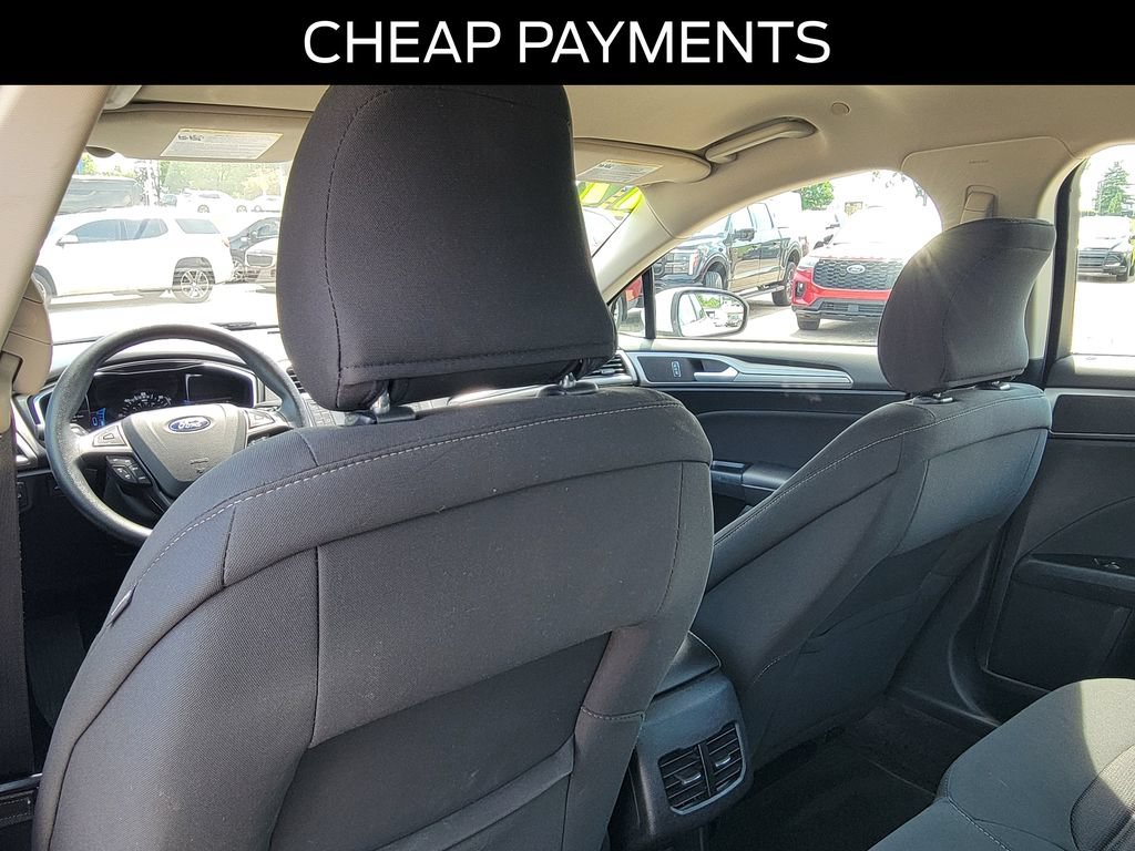 Certified 2017 Ford Fusion SE FWD image 11