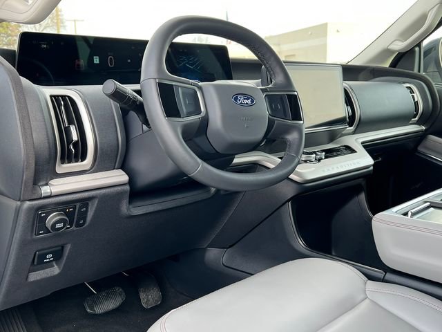 Certified 2025 Ford Expedition Active image 22