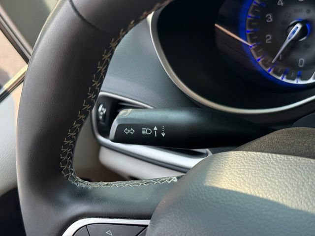 Used 2023 Chrysler Pacifica Touring-L FWD image 30
