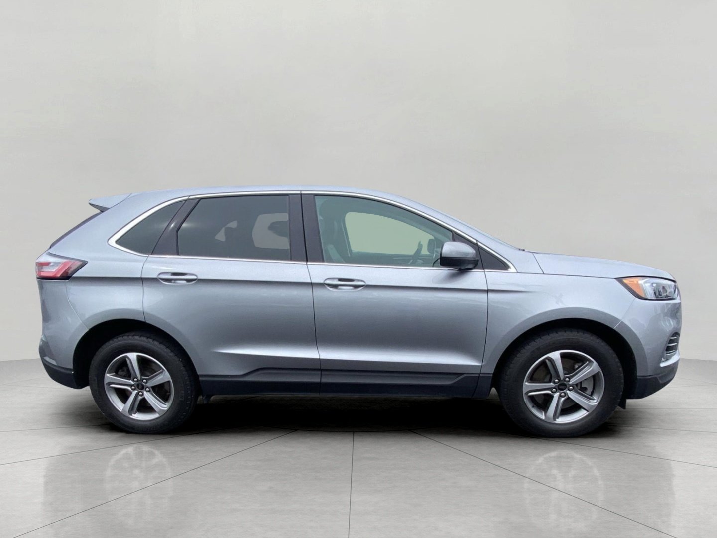 Certified 2024 Ford Edge SEL w/ Convenience Package AWD/4WD image 9