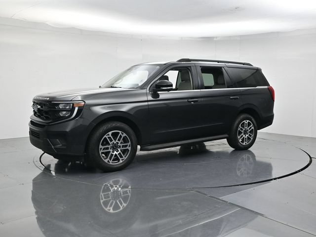 Certified 2025 Ford Expedition Active AWD/4WD image 5