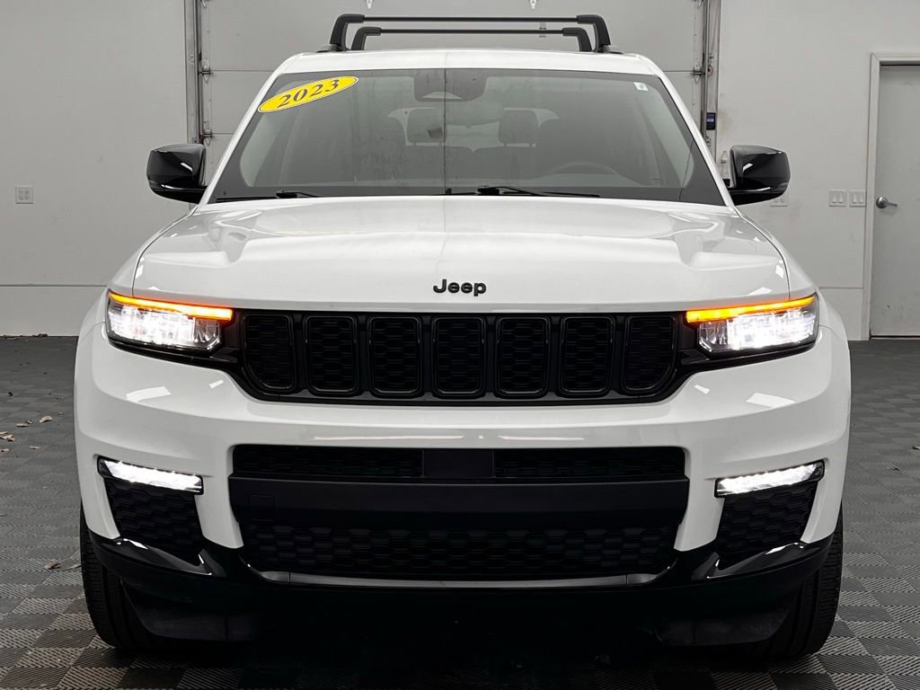 Used 2023 Jeep Grand Cherokee L Limited w/ Black Appearance Package image 8