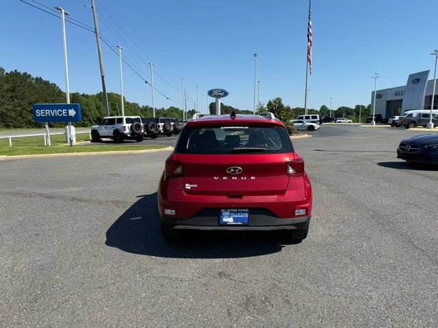 Used 2022 Hyundai Venue Limited FWD image 5