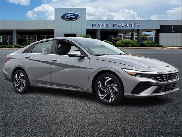 Used 2025 Hyundai Elantra SEL image 7