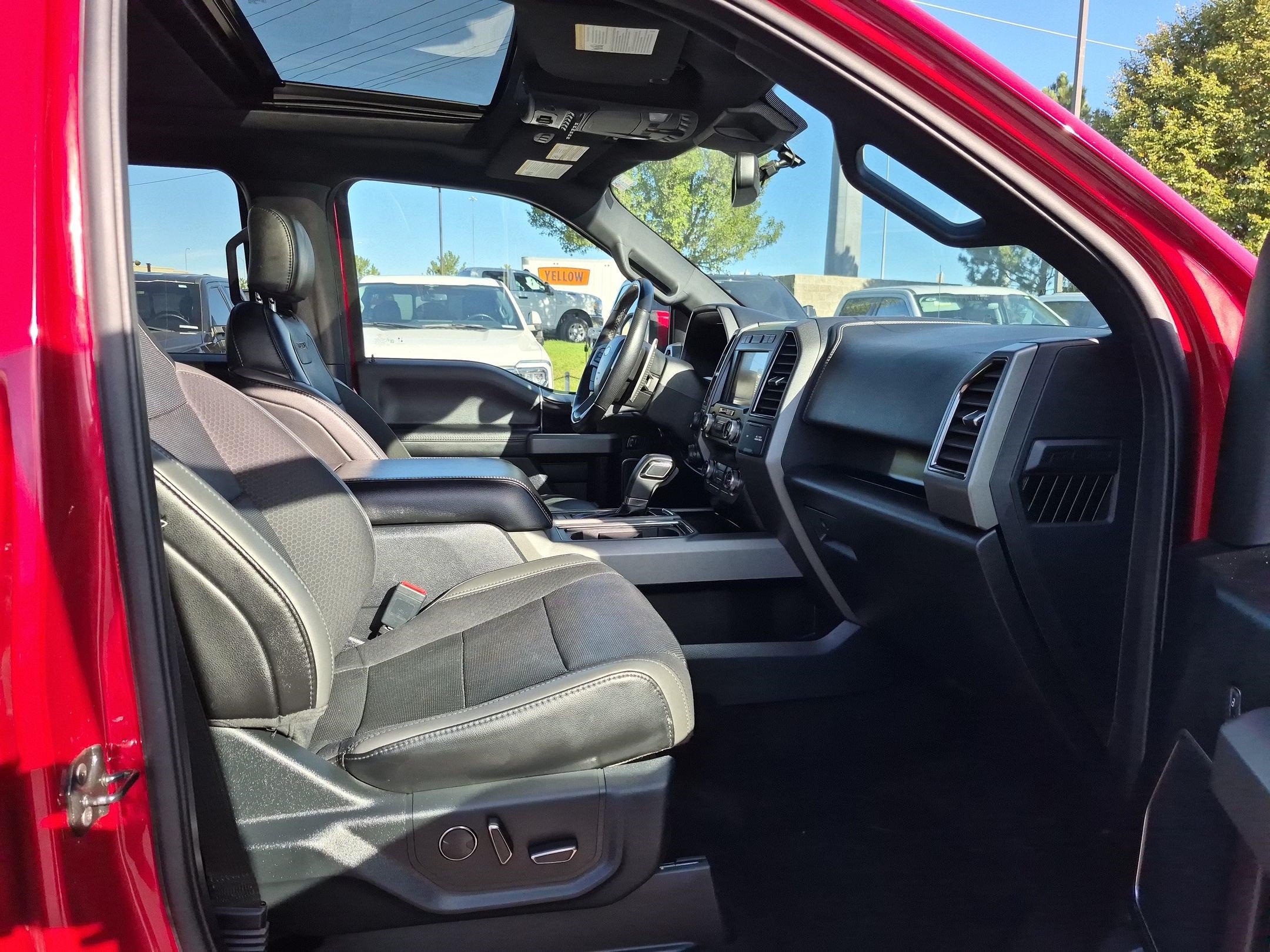 Certified 2020 Ford F150 Raptor w/ Equipment Group 802A Luxury AWD/4WD image 34