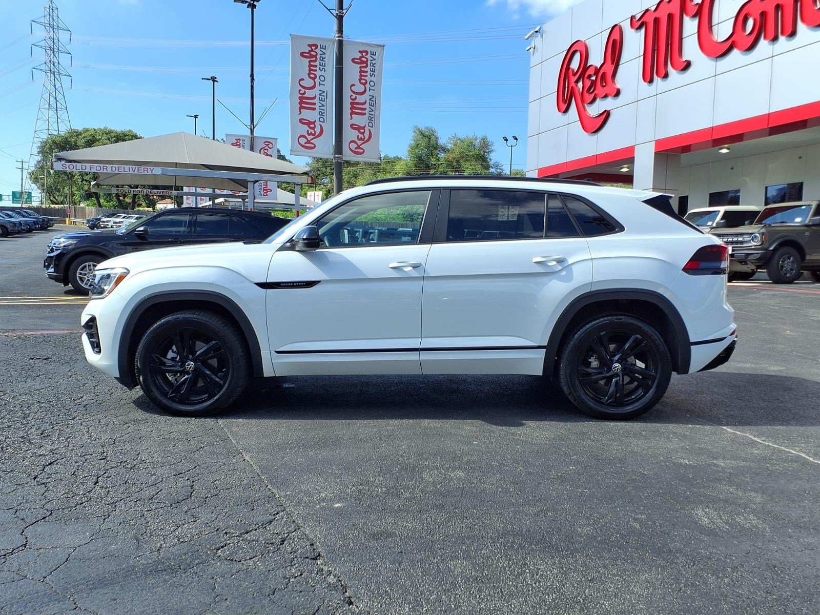 Used 2025 Volkswagen Atlas Cross Sport SEL R-Line AWD/4WD image 9