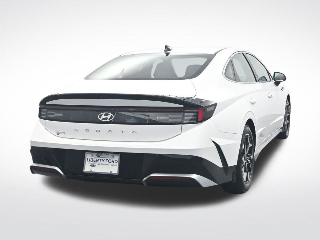 Used 2025 Hyundai Sonata SEL FWD image 7
