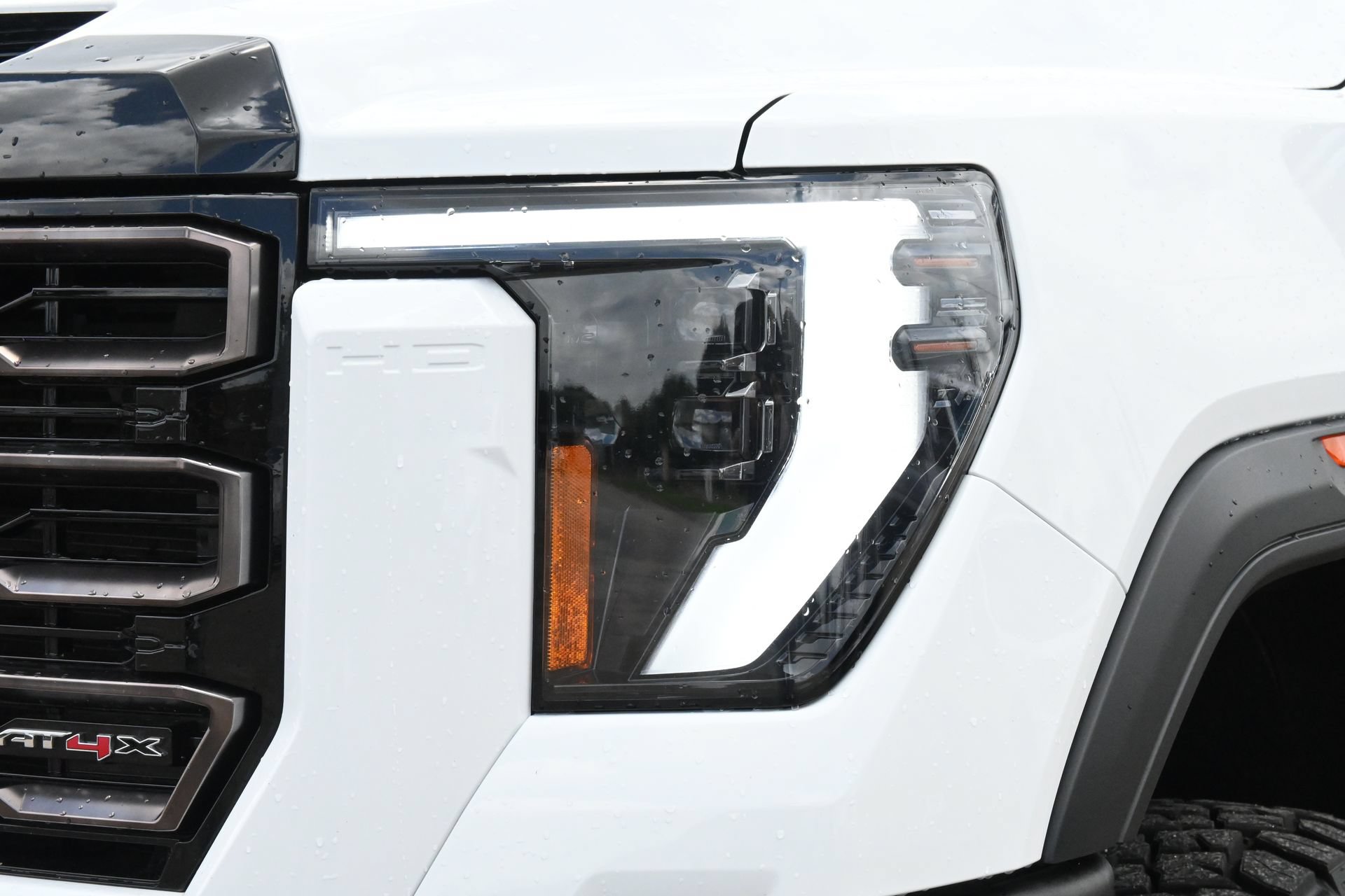 Used 2025 GMC Sierra 2500 AT4X AWD/4WD image 27