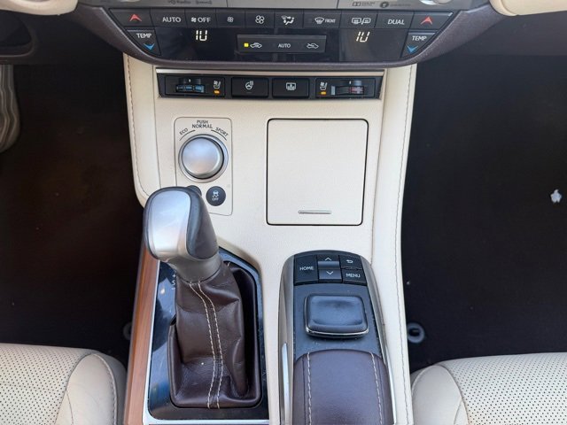 Used 2017 Lexus ES 300h w/ Luxury Package image 14