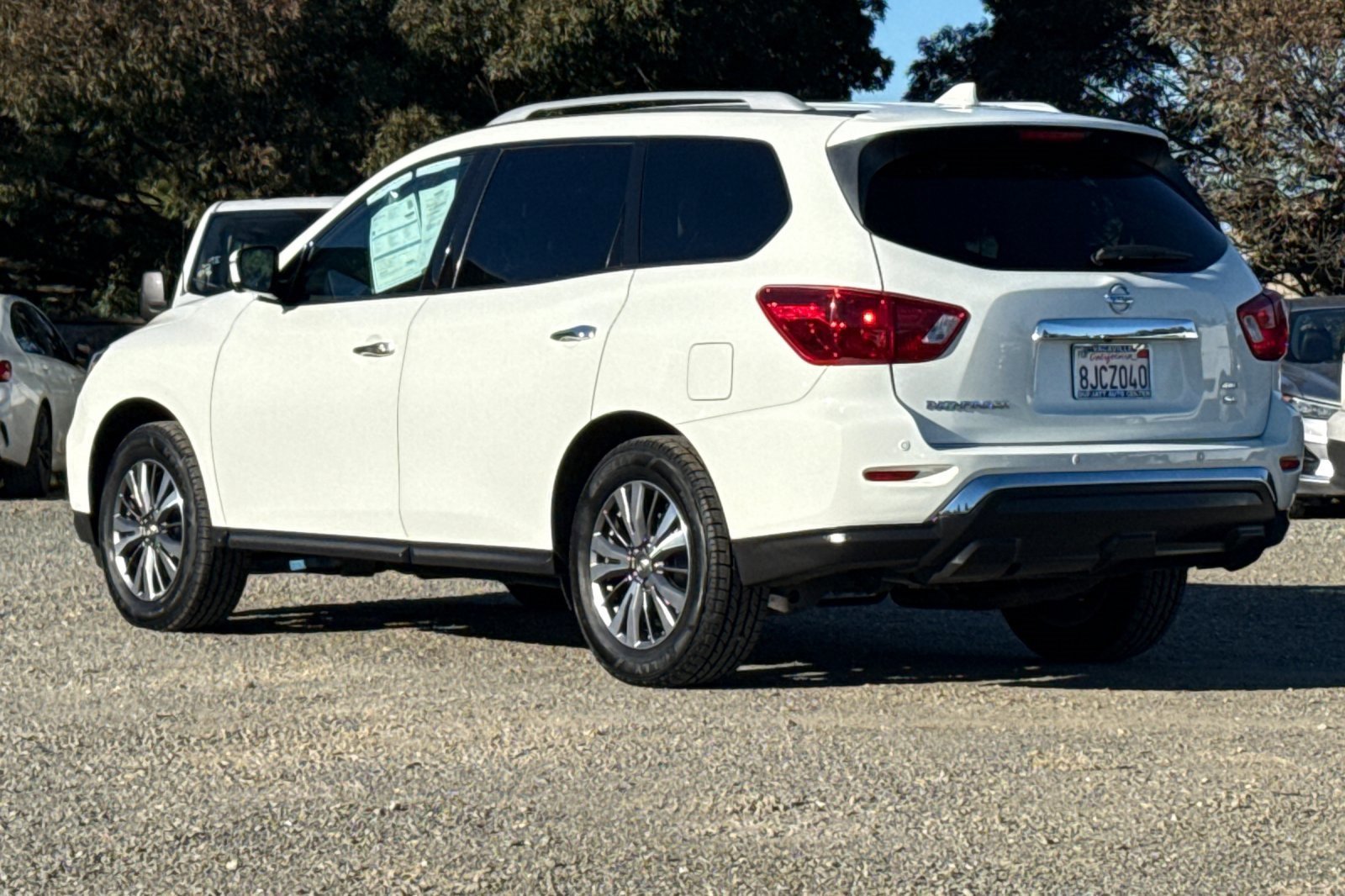 Used 2019 Nissan Pathfinder SL image 3