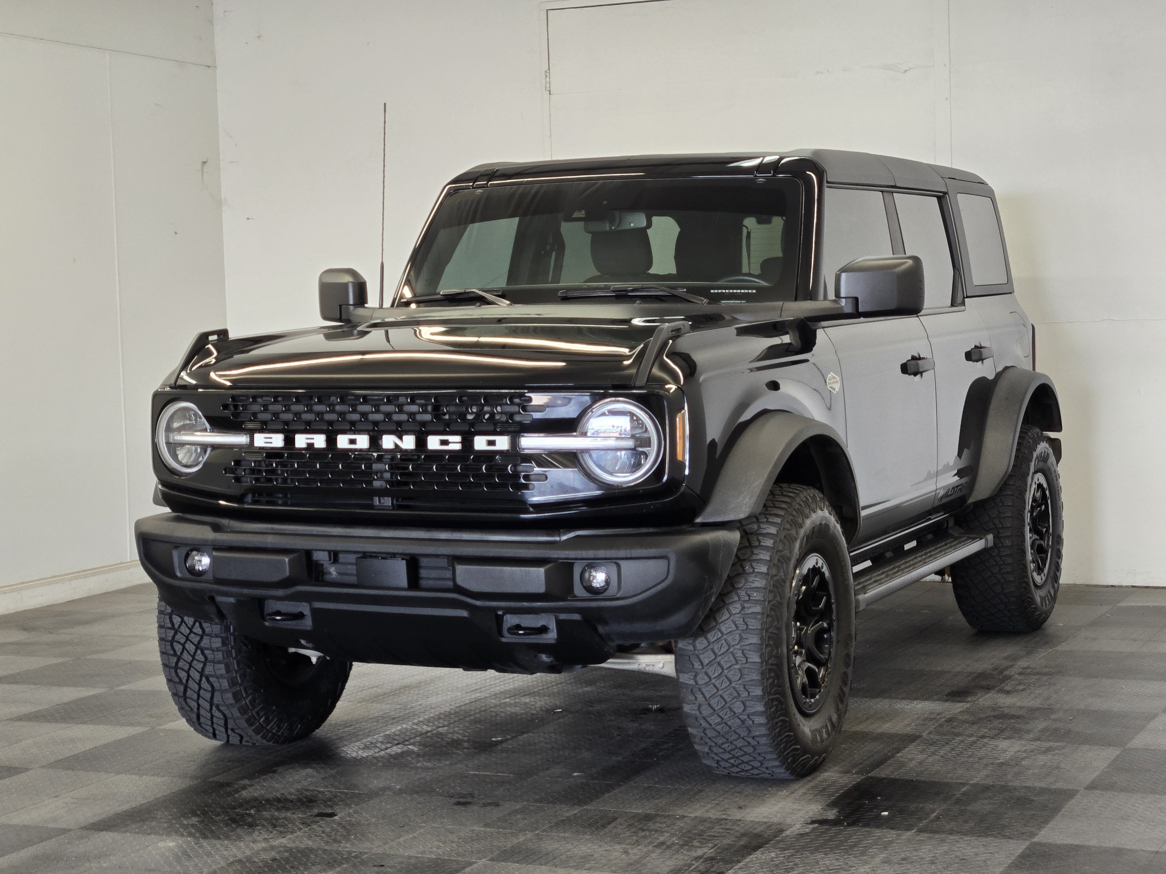 Certified 2022 Ford Bronco Wildtrak AWD/4WD image 4