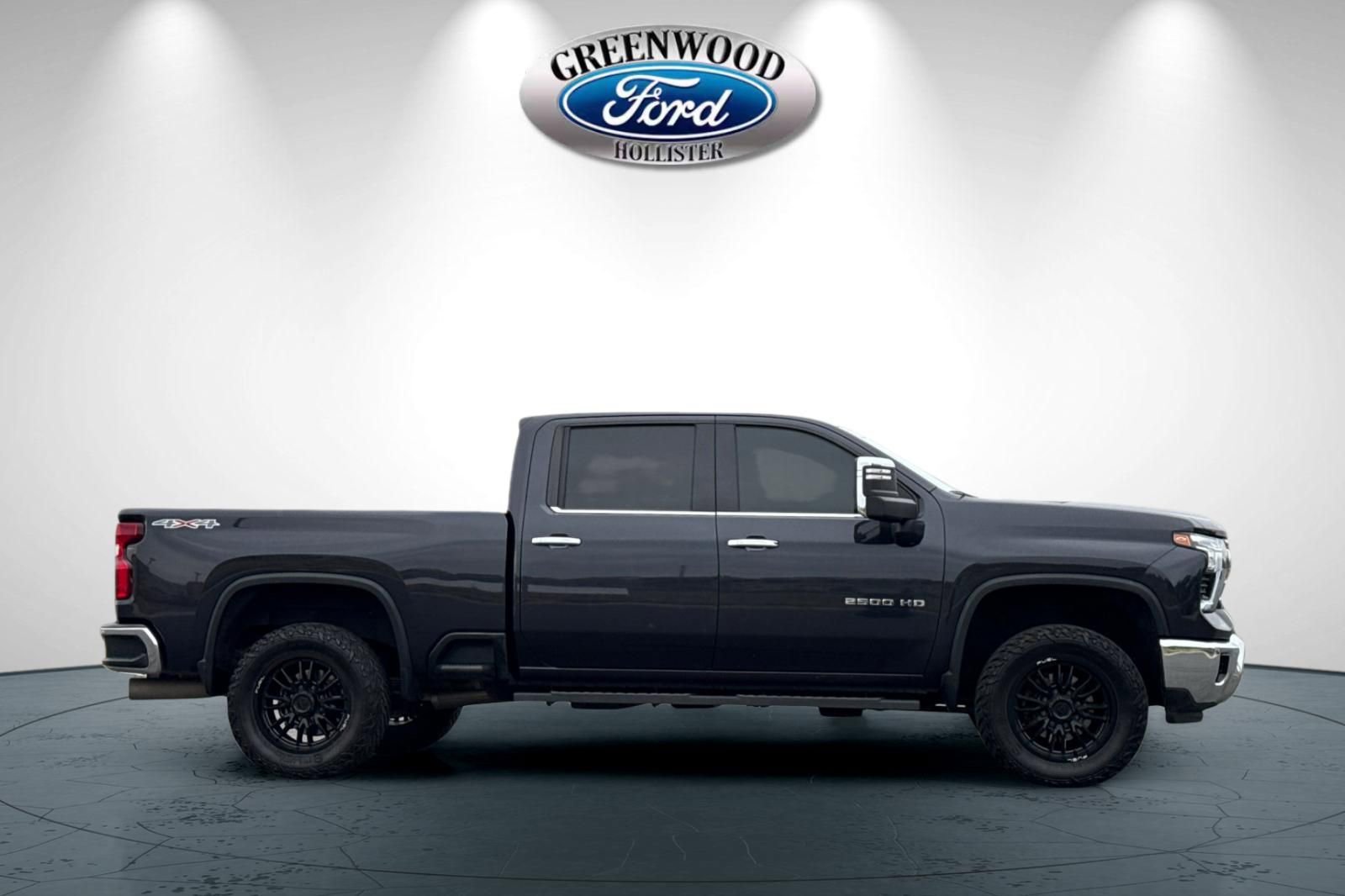 Used 2024 Chevrolet Silverado 2500 LTZ image 3