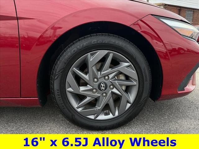 Used 2024 Hyundai Elantra SEL image 10