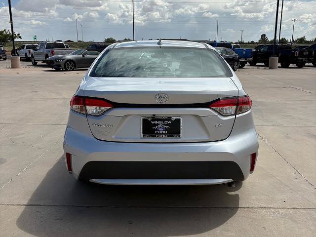 Used 2022 Toyota Corolla LE FWD image 3