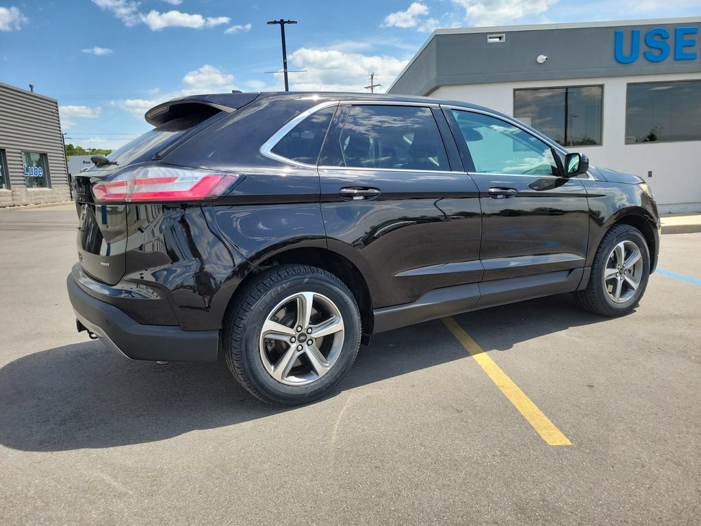 Certified 2024 Ford Edge SEL w/ Convenience Package AWD/4WD image 4