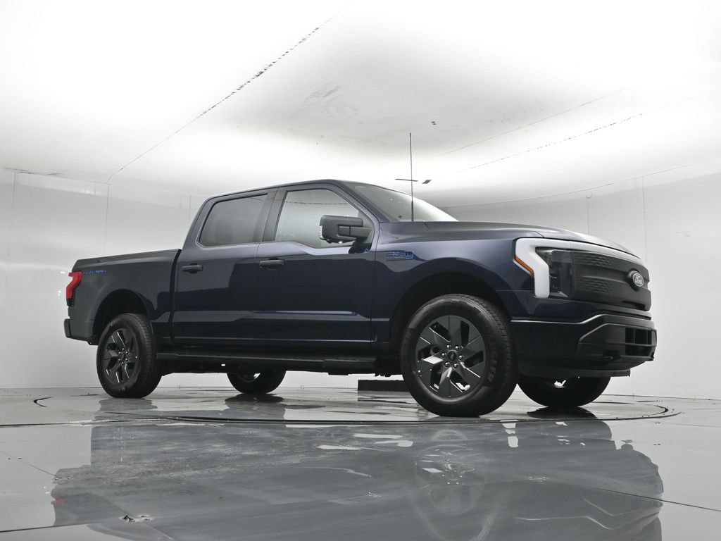 Certified 2024 Ford F150 Lightning XLT AWD/4WD image 4