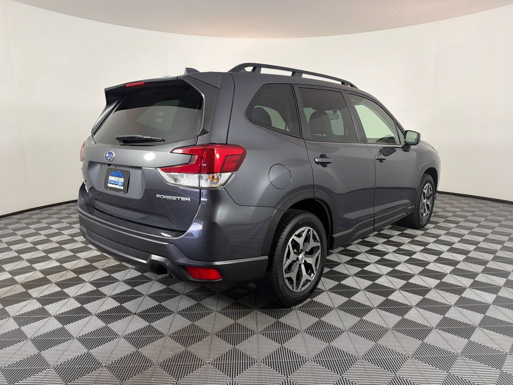 Used 2022 Subaru Forester Premium AWD/4WD image 3