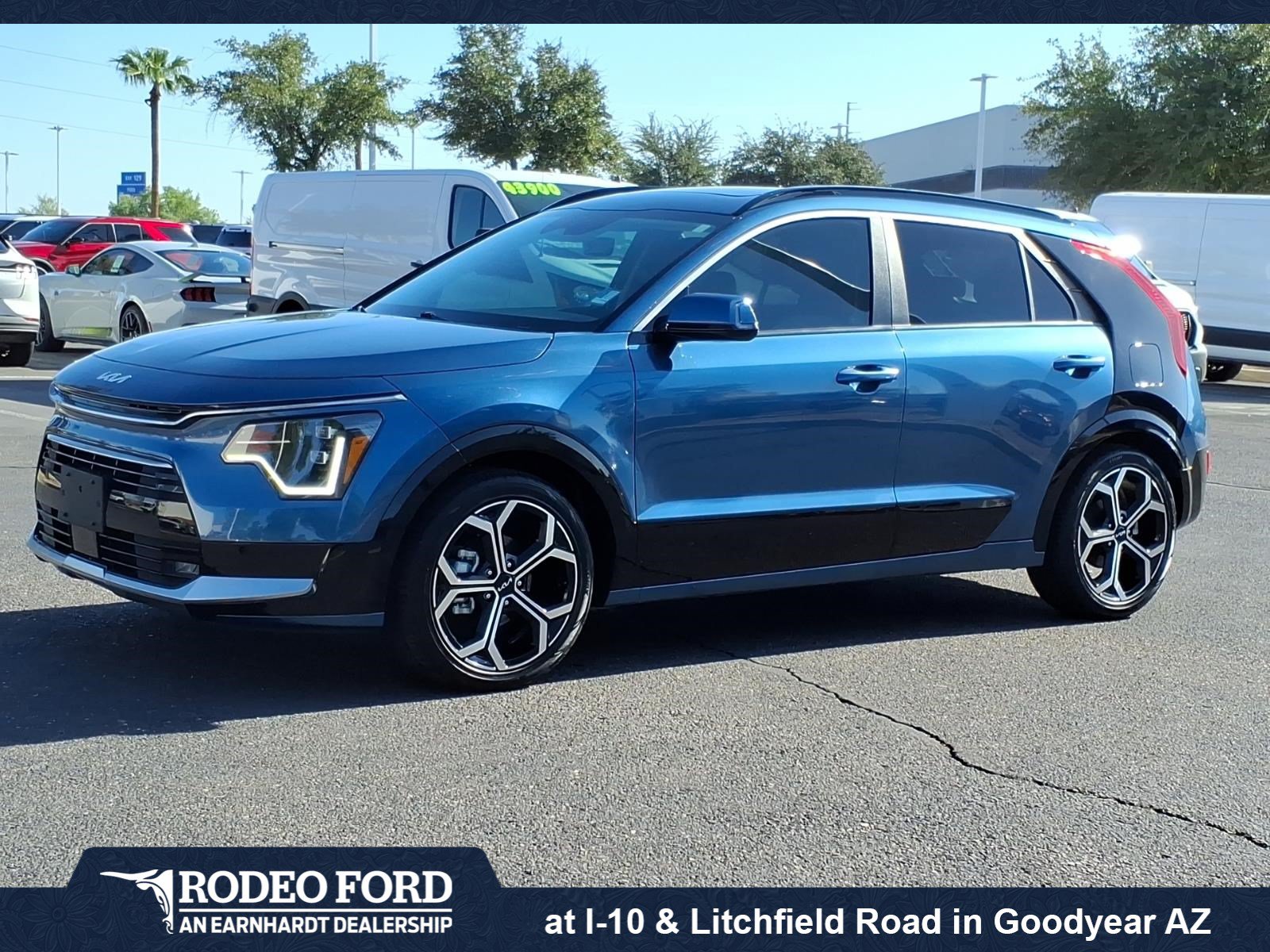 Used 2023 Kia Niro SX Touring FWD image 1