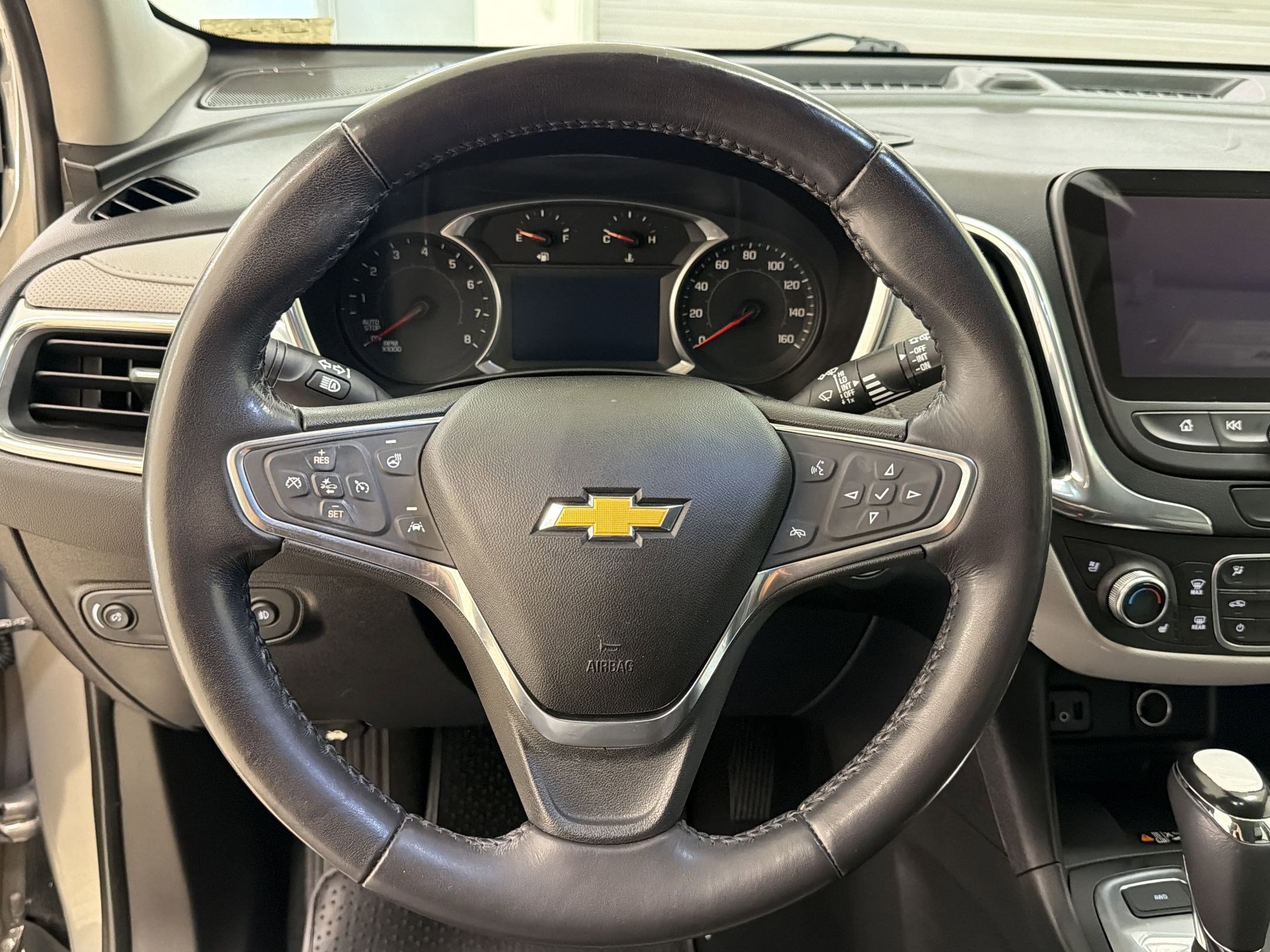 Used 2018 Chevrolet Equinox Premier AWD/4WD image 16