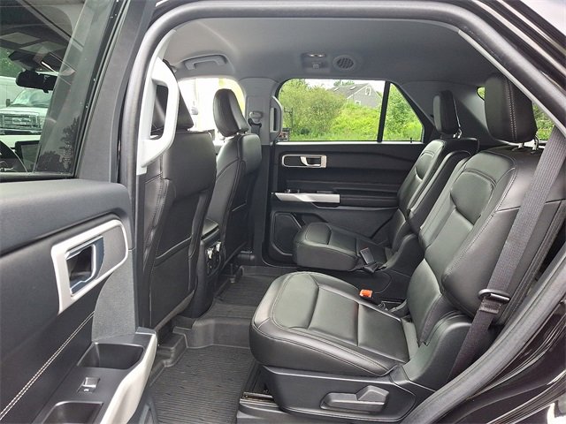 Certified 2022 Ford Explorer XLT w/ Equipment Group 202A image 11